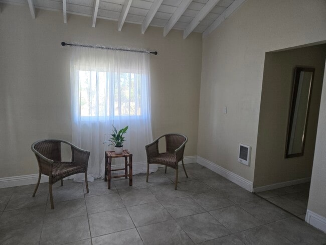 5819 Redondo Dr