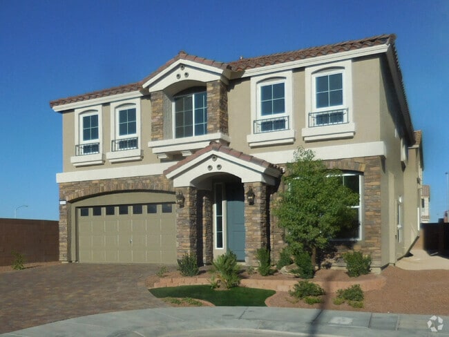 Building Photo - THIS IS A BEAUTIFUL WELL KEPT HOME!