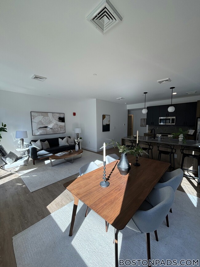 Building Photo - 199 Gardner St