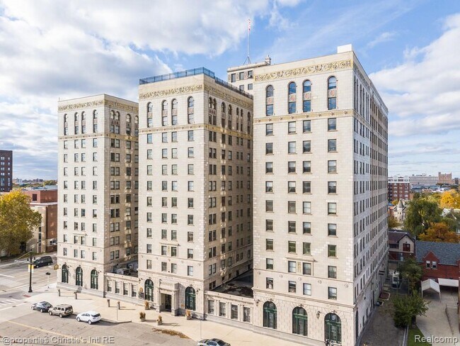 Photo - 15 E Kirby St Unit 829