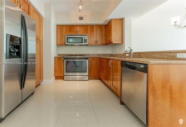 Photo - 1745 E Hallandale Beach Blvd Condominio