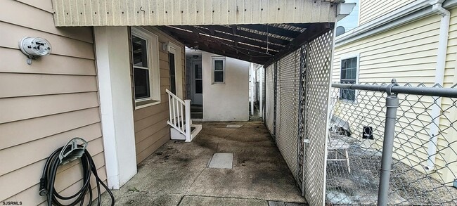 Photo - 568 N Trenton Ave