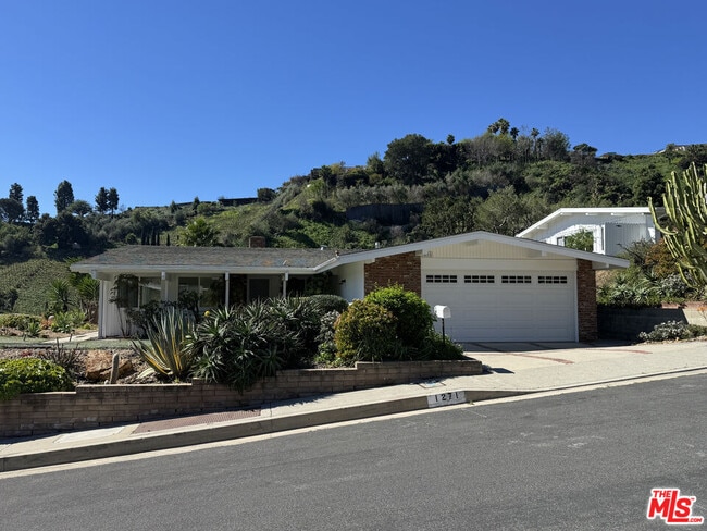 Building Photo - 1271 El Hito Cir