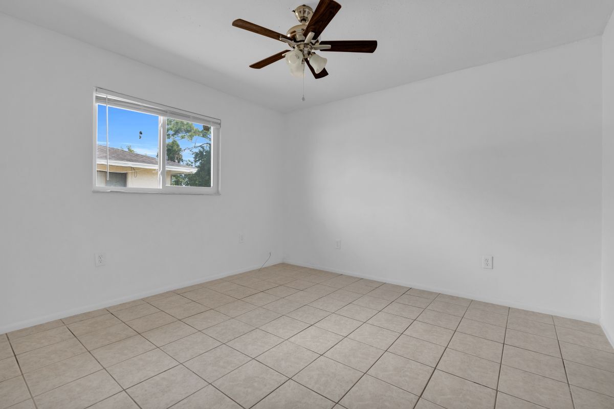 Photo - 423 SE 24th Ave