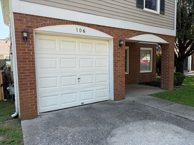 Photo - 106 Meridian Ct