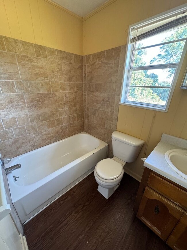 Photo - Clinton- 400 Unit A