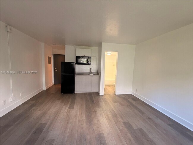 Photo - 143 SW 9th St Unit 310