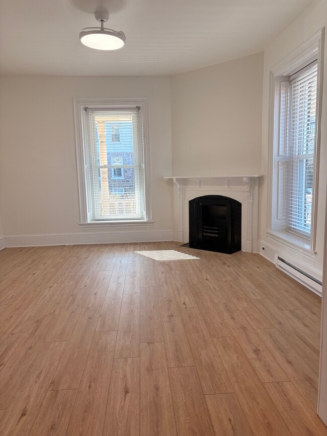 Building Photo - 61 Forest Ave