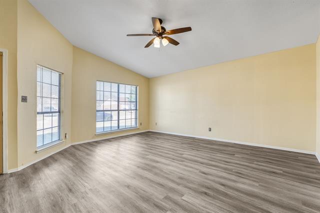 Photo - 134 London Ln