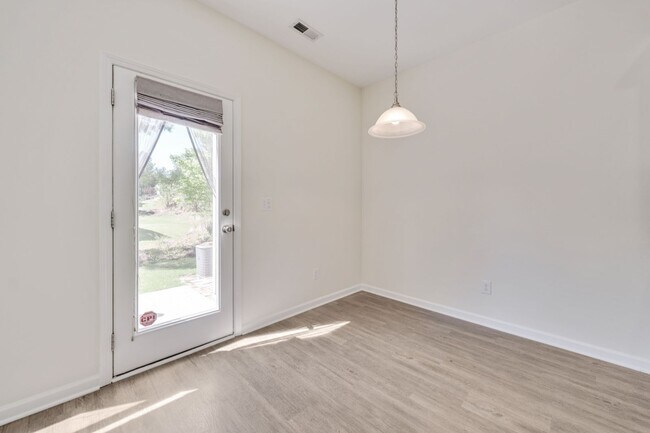 Photo - 11 Moss Grove Ln