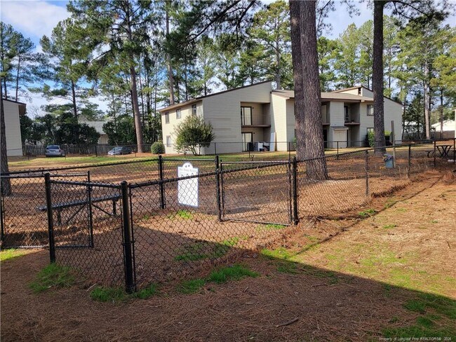 Photo - 945 Applewood Ln