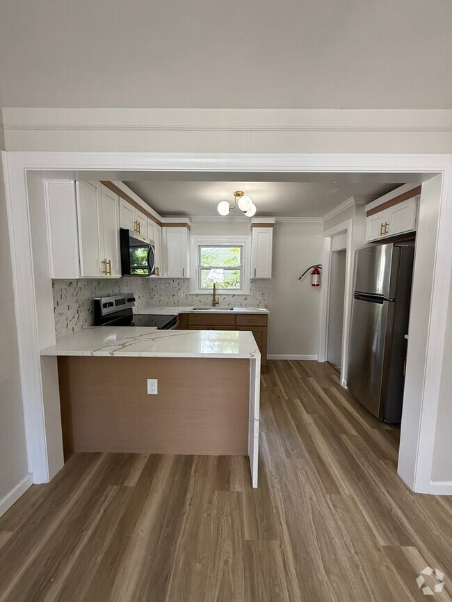 Building Photo - 1050 Alexander Dr Rental