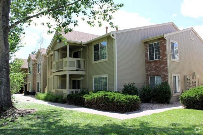 Building Photo - Charming Ground-Level Condo with Scenic Vi...