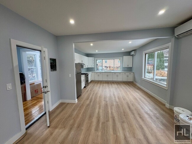 Photo - Belknap Ave, Yonkers Unit 2