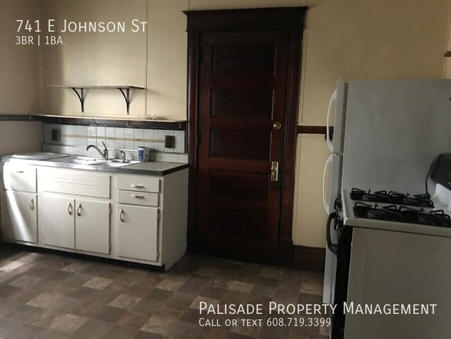 Photo - 741 E Johnson St