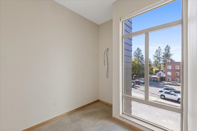 Photo - 617 S Adams St Unidad 203