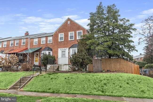 Photo - 8336 Wyton Rd