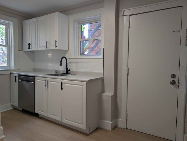 Photo - 714 Elliott St E Unité 2A