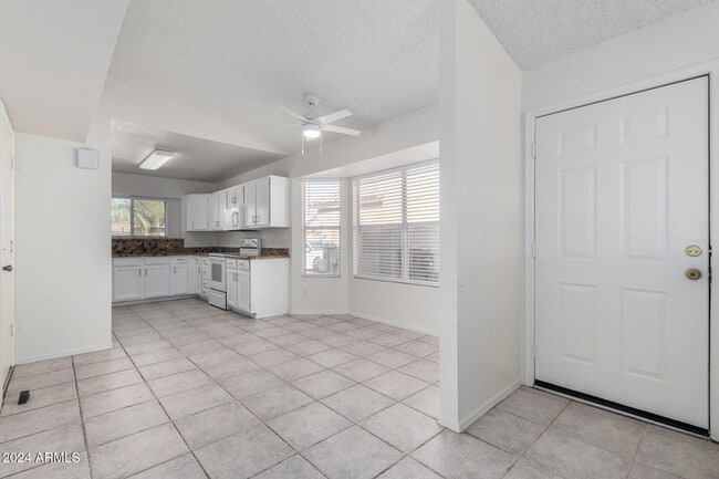 Photo - 3025 E Woodland Dr