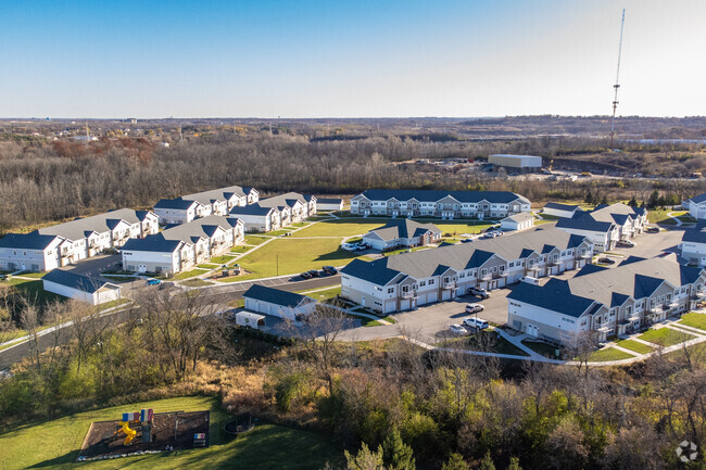 Building Photo - Rock Pointe Village Rental