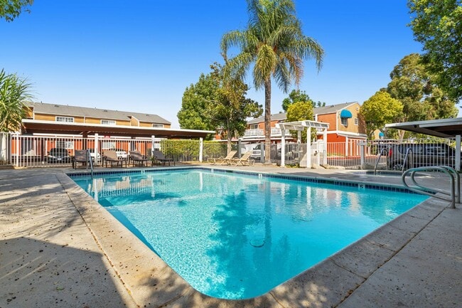 Plymouth Manor Apartments
