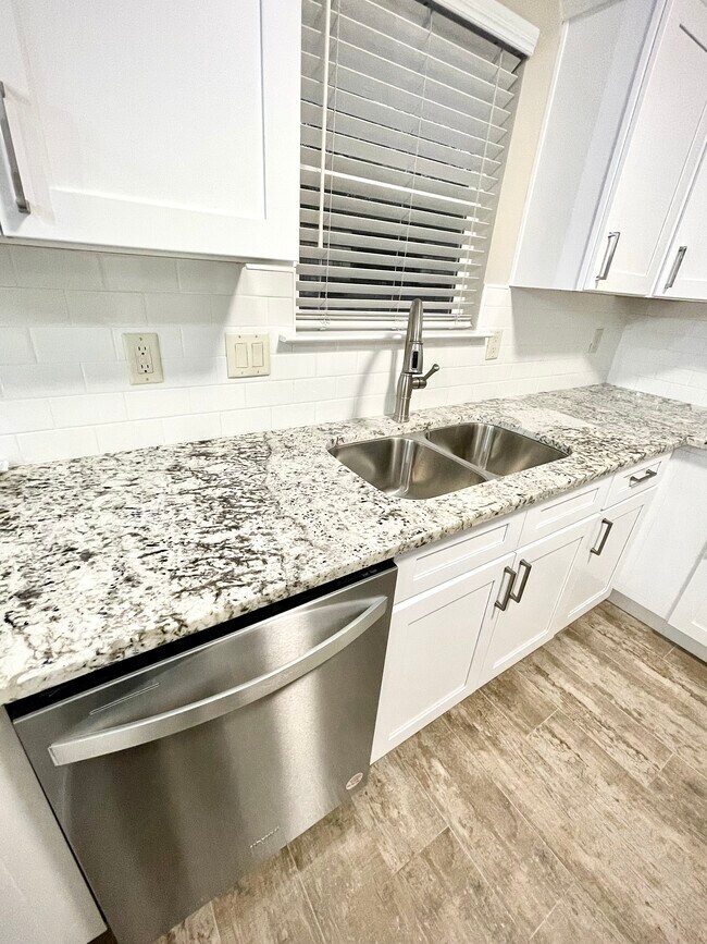 Photo - 164 Peoria Blvd