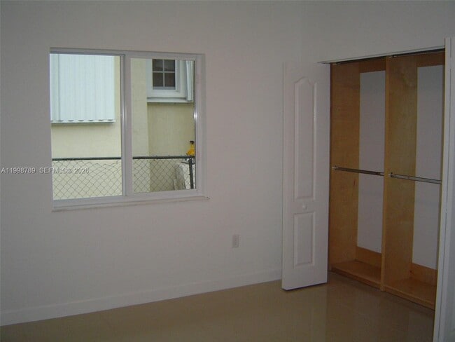 Photo - 1153 SW 13th St Unidad 0