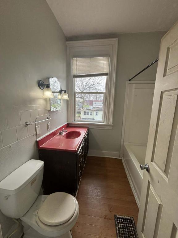 Photo - 221 Columbia St