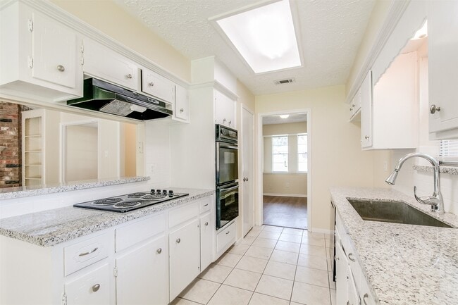 Photo - 22818 Canyon Lake Dr