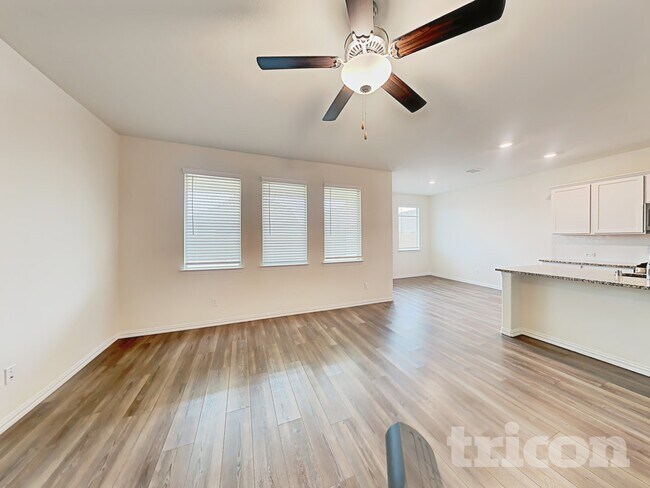 Photo - 2401 Lalun Lane