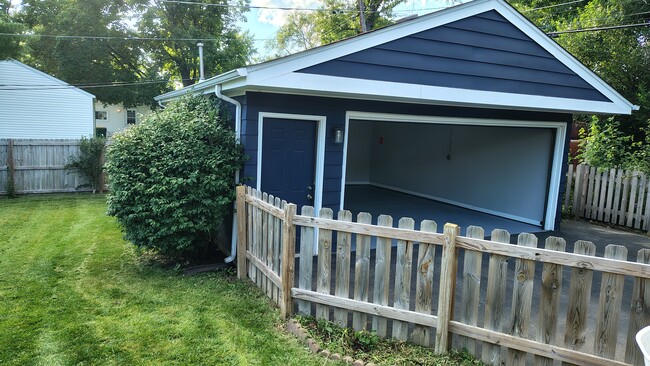 390 Diane Dr