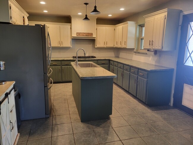Photo - 2112 Bentham Pl