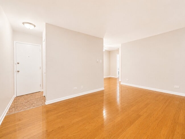 Photo - 5920 N Kenmore Ave Unit 202