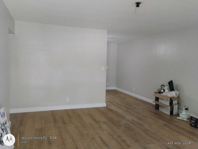 Building Photo - 419 Mayflower Rd Rental