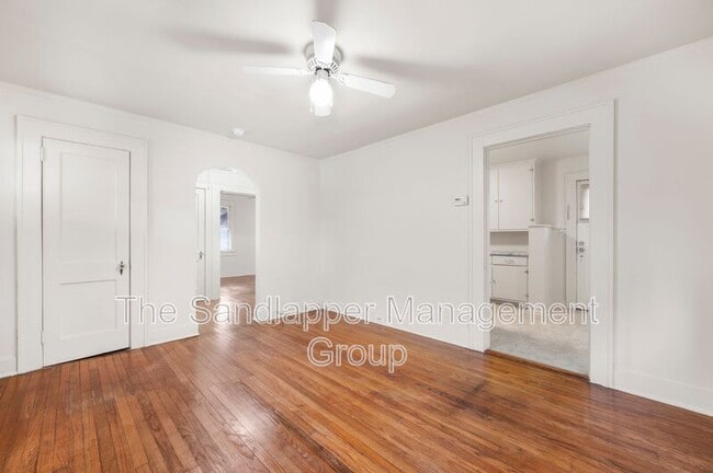 Photo - 2144 Banyan St