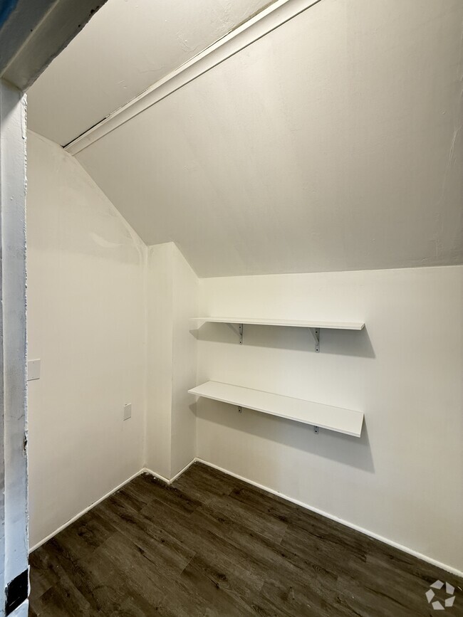 Building Photo - 2334 S Ridgeway Ave Rental
