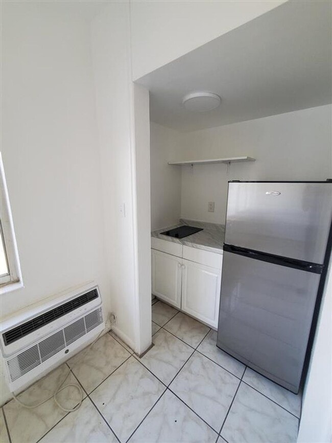 965-975 Biarritz Drive