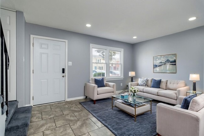 Photo - 611 Denton Cir