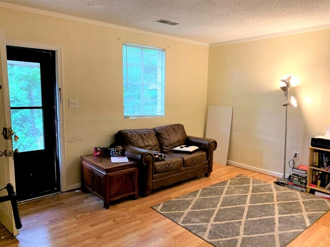 Building Photo - 1036 State St NW Unit B