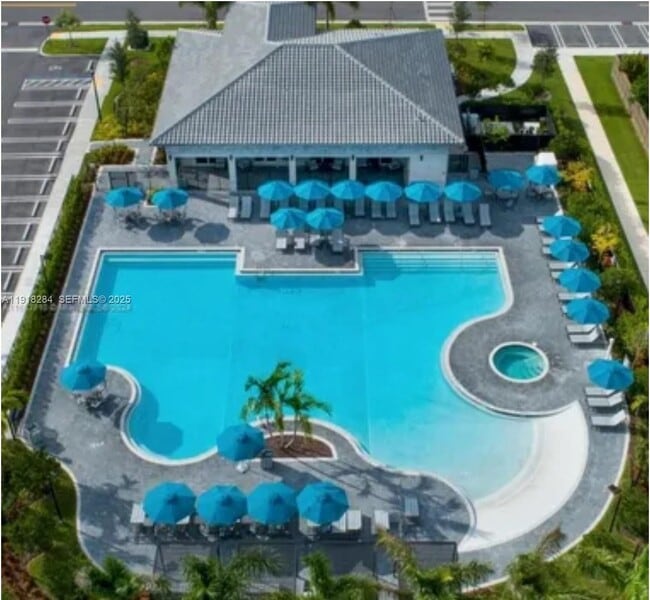 Building Photo - 2624 SE 11th Ct