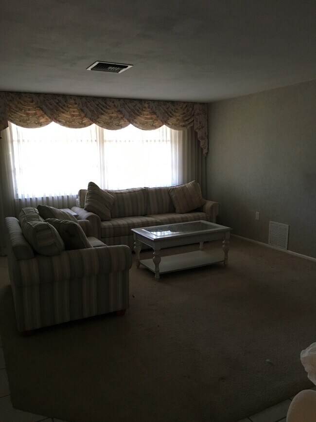 Photo - 5653 Elkhorn Blvd