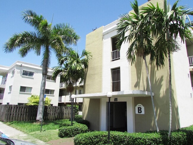 Building Photo - 7701 SW 88th St Unit B322