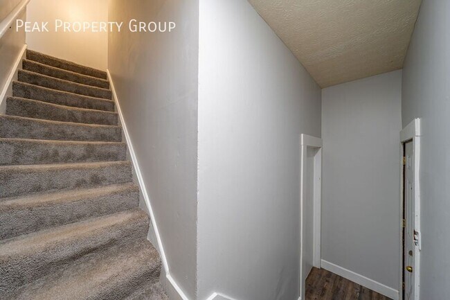 Photo - 732 1/2 Neil Avenue-