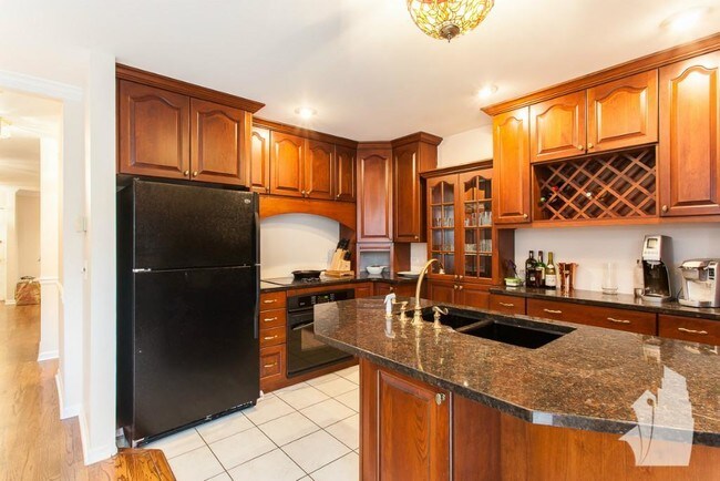Photo - 3 bedroom in Chicago IL 60610 Unit 104