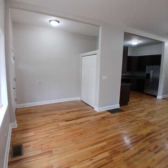 Photo - 3904 W Armitage Ave Unit 1F