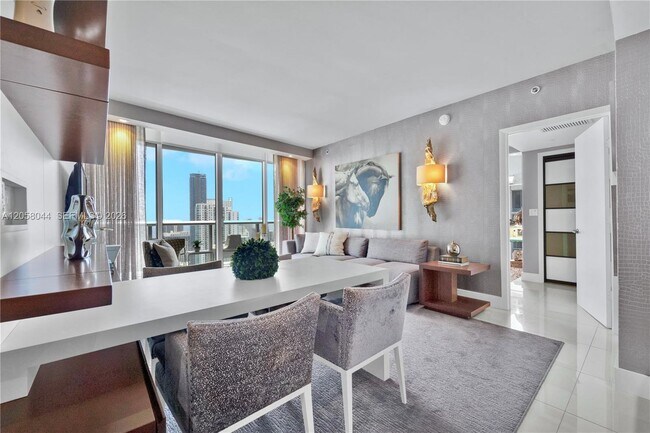 475 Brickell Ave Unit 5013