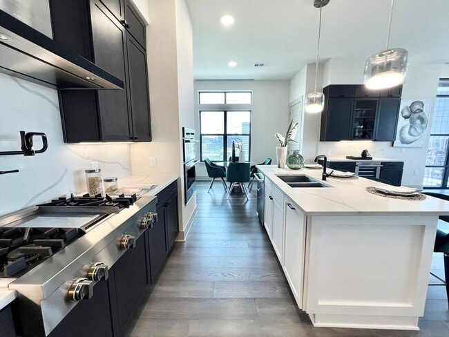 Photo - 3330 Oak Grove Ave Unit 1302