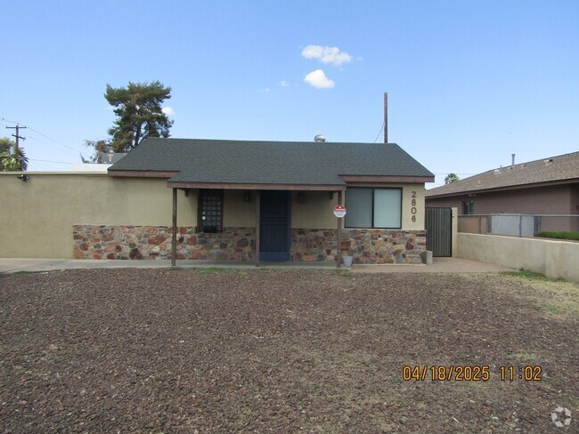 Building Photo - Single story 3 bedroom home within walking...