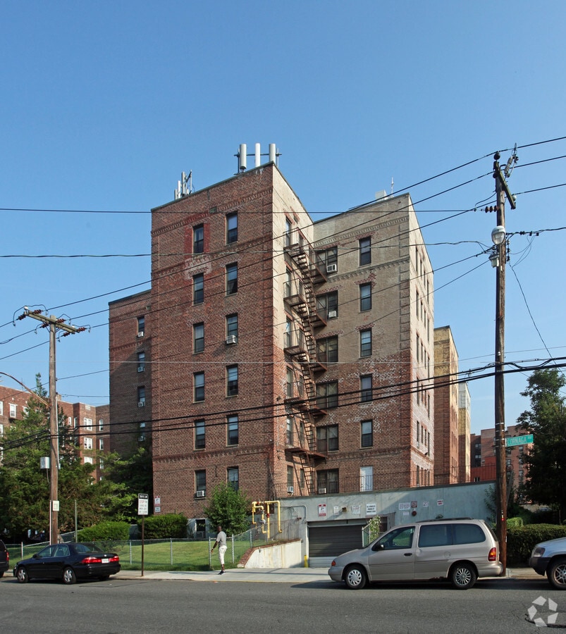 Photo - 10-06 Neilson St