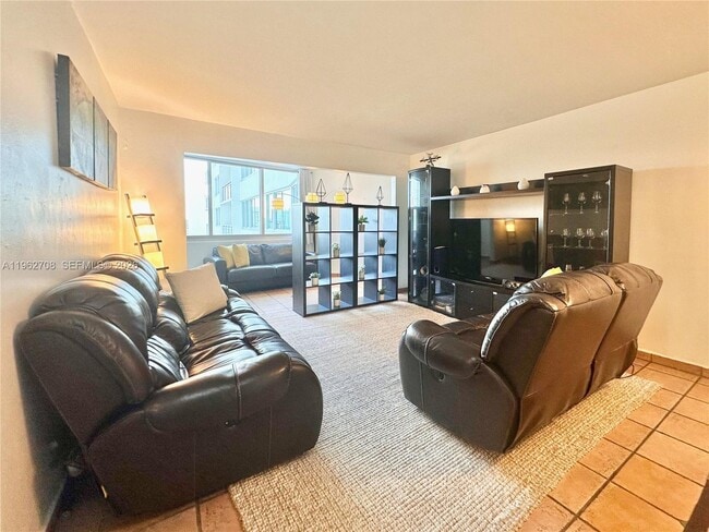 Photo - 7135 Collins Ave Unit 811